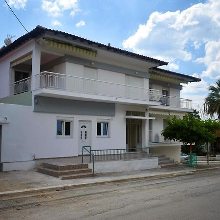 Seaside Apartments Неа-Іраклія Екстер'єр фото