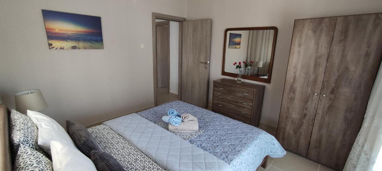 Seaside Apartments Неа-Іраклія Екстер'єр фото